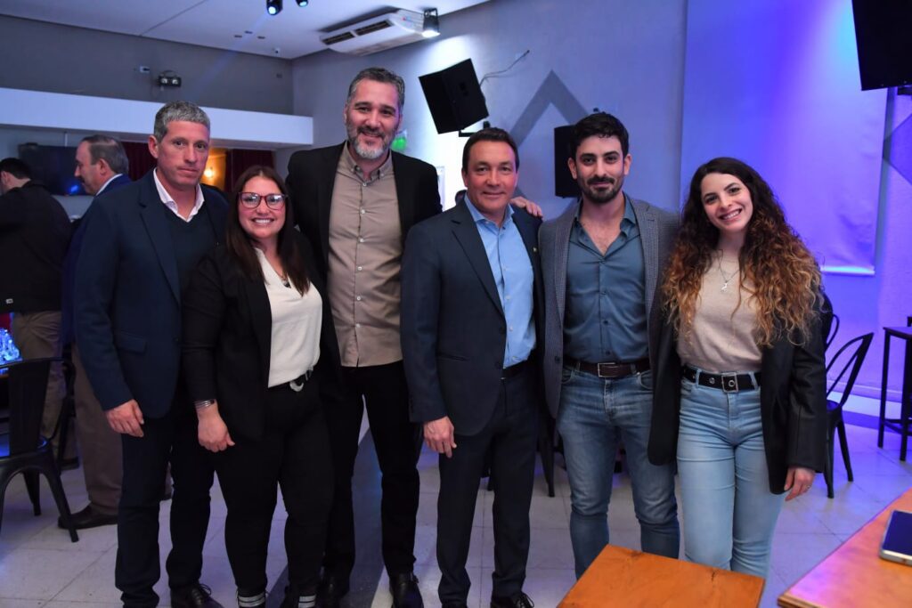 Andrés Watson junto a empresarios de Florencio Varela en respaldo a la producción y el trabajo local