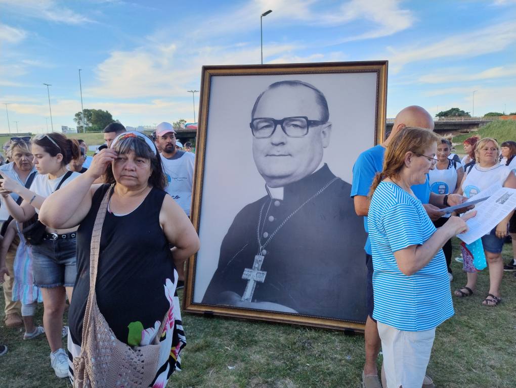 obispo-carlos-tissera-misa-esperanza-florencio-varela-homilia-pobres-2025