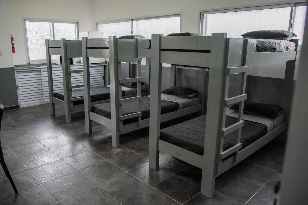 refugio-personas-situacion-calle-don-jose-florencio-varela-watson-inauguracion-parador-nocturno