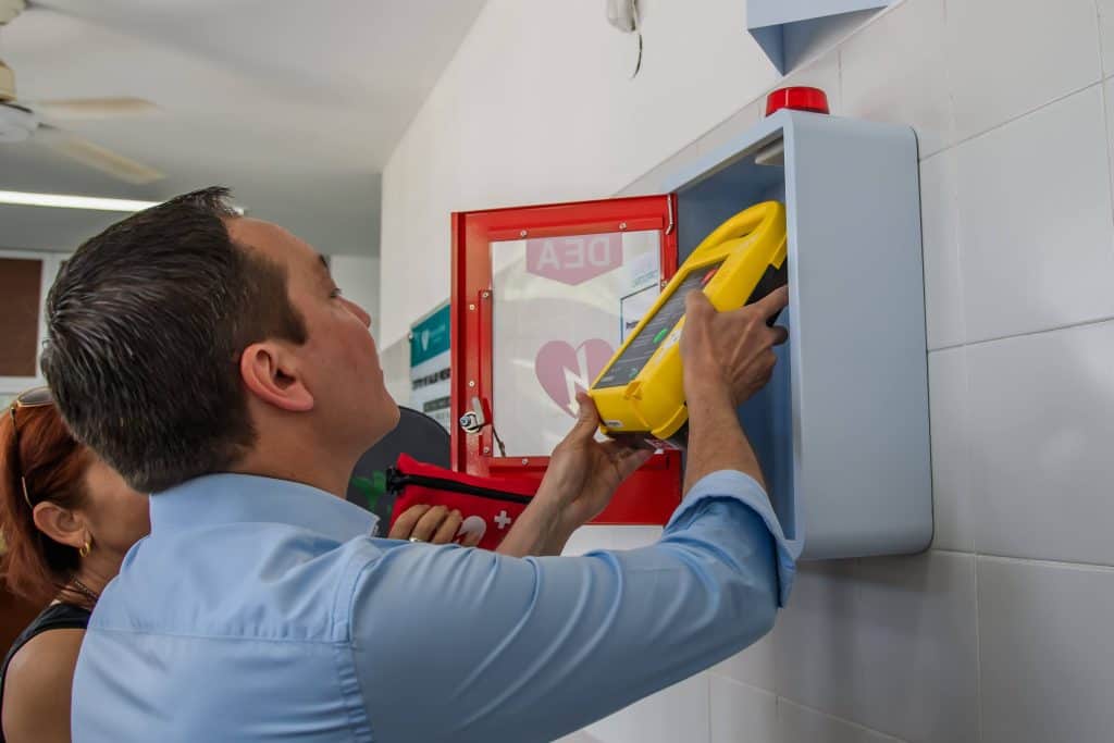 Andrés Watson recorrió el Centro de Salud Presidente Perón en Florencio Varela