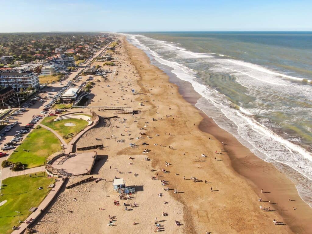 Playa con médanos Costa Atlántica Norte Argentina