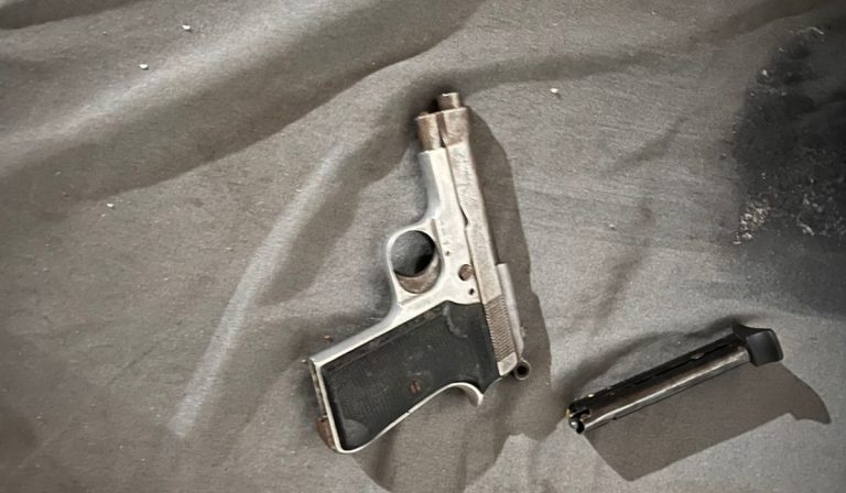 Violencia en Florencio Varela: robó una bicicleta y le disparó al dueño, detuvieron a tres con cuchillos en fiesta estudiantil y secuestraron una moto denunciada en Berazategui