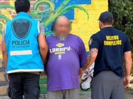 Policía detiene al padre acusado de femicidio en Florencio Varela.