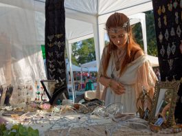 Arte y joyería medieval en feria gratuita en Berazategui.