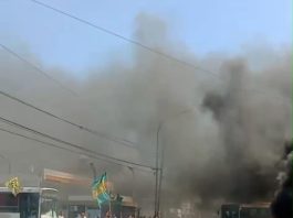 Protesta de choferes de las líneas 500 y 148 frente a MOQSA por el conflicto del transporte en Florencio Varela