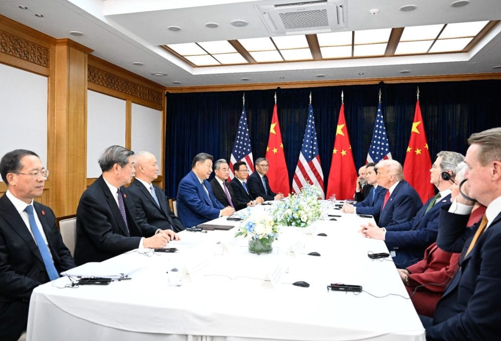 China y EEUU en la reunión bilateral económica de París