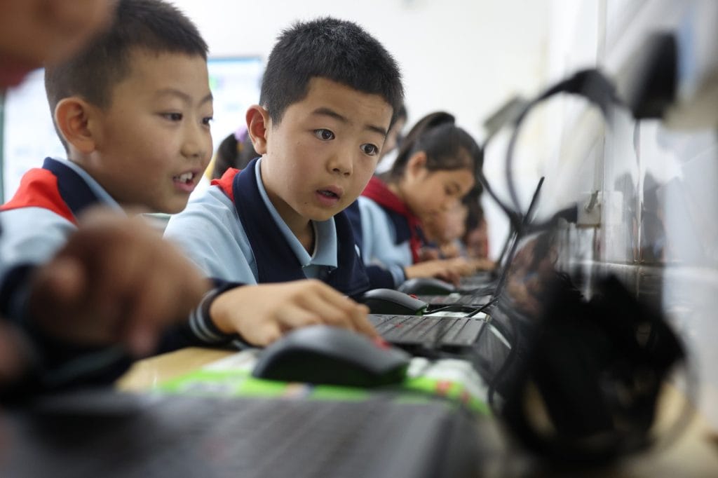 Reeducación lectora en China, cómo es el plan.