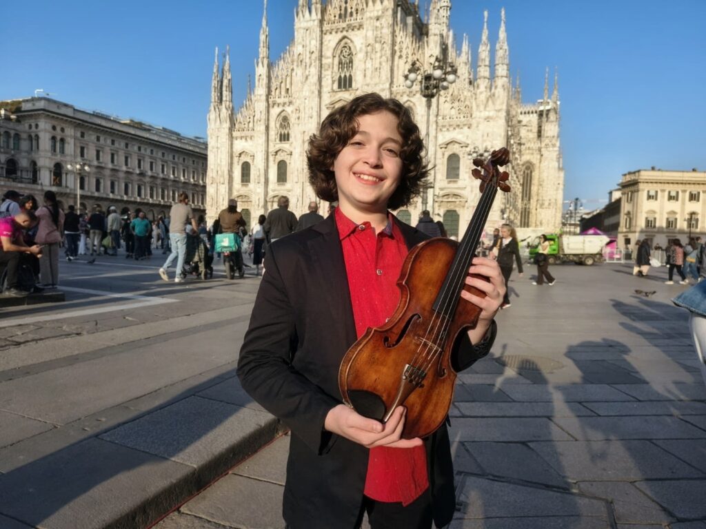 Marcos Carrera, violinista prodigio de Florencio Varela.